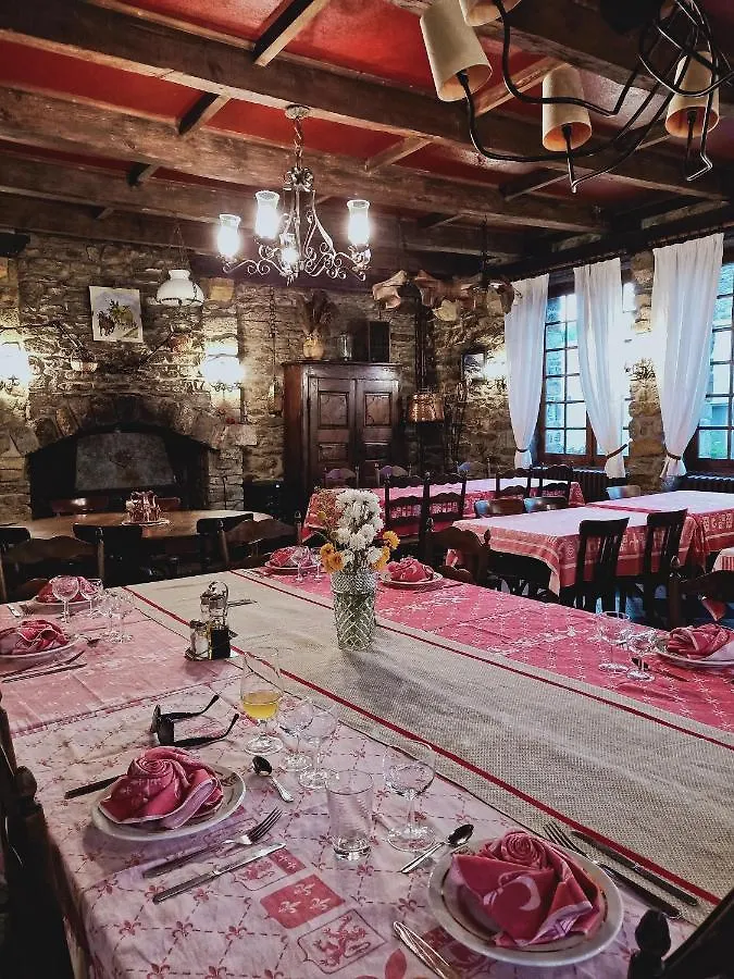 Hostellerie Des Voyageurs Cassagnes-Bégonhès 게스트하우스